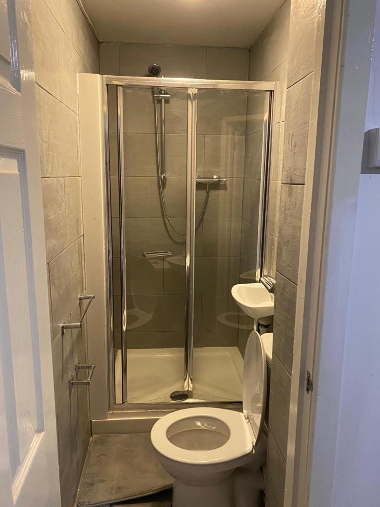Double En-Suite Rooms Nevendon Dış mekan fotoğraf
